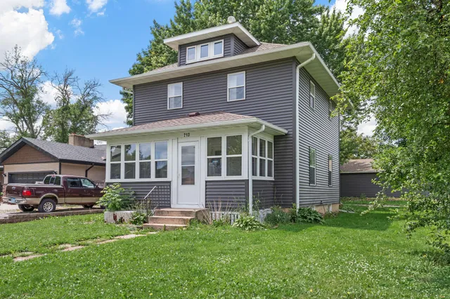 $189,900 | 213 2nd Street Northeast, Grand Meadow, MN 55936
