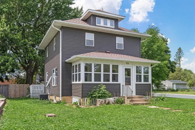 $189,900 | 213 2nd Street Northeast, Grand Meadow, MN 55936