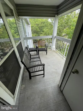 $2,050 | 3175 Summit Square Drive, Unit 5E11, Oakton, VA 22124