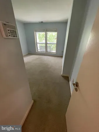 $2,050 | 3175 Summit Square Drive, Unit 5E11, Oakton, VA 22124