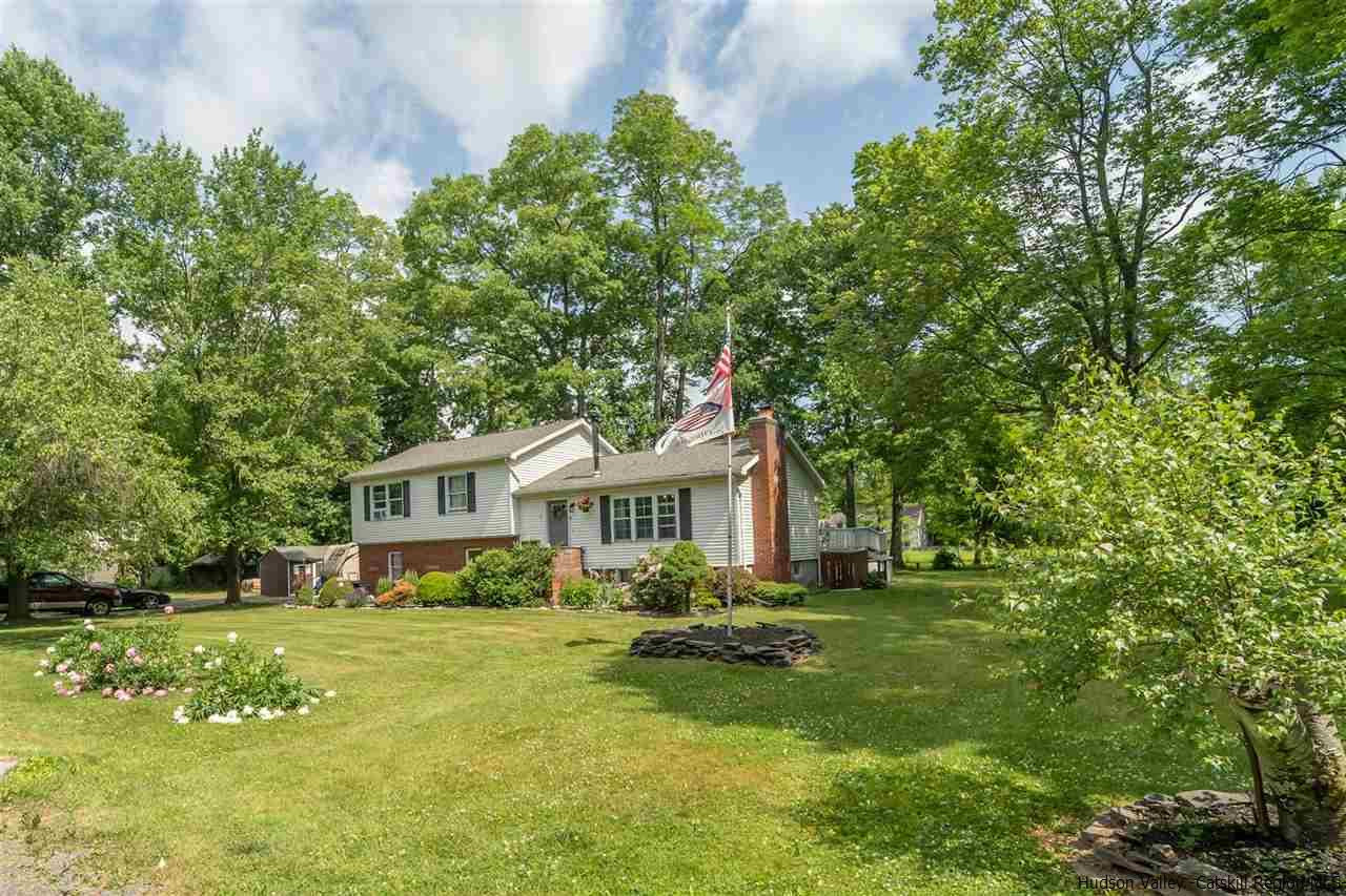 25 Riozzi Court Saugerties, NY 12477 - Photo 1 of 35 Photo 1