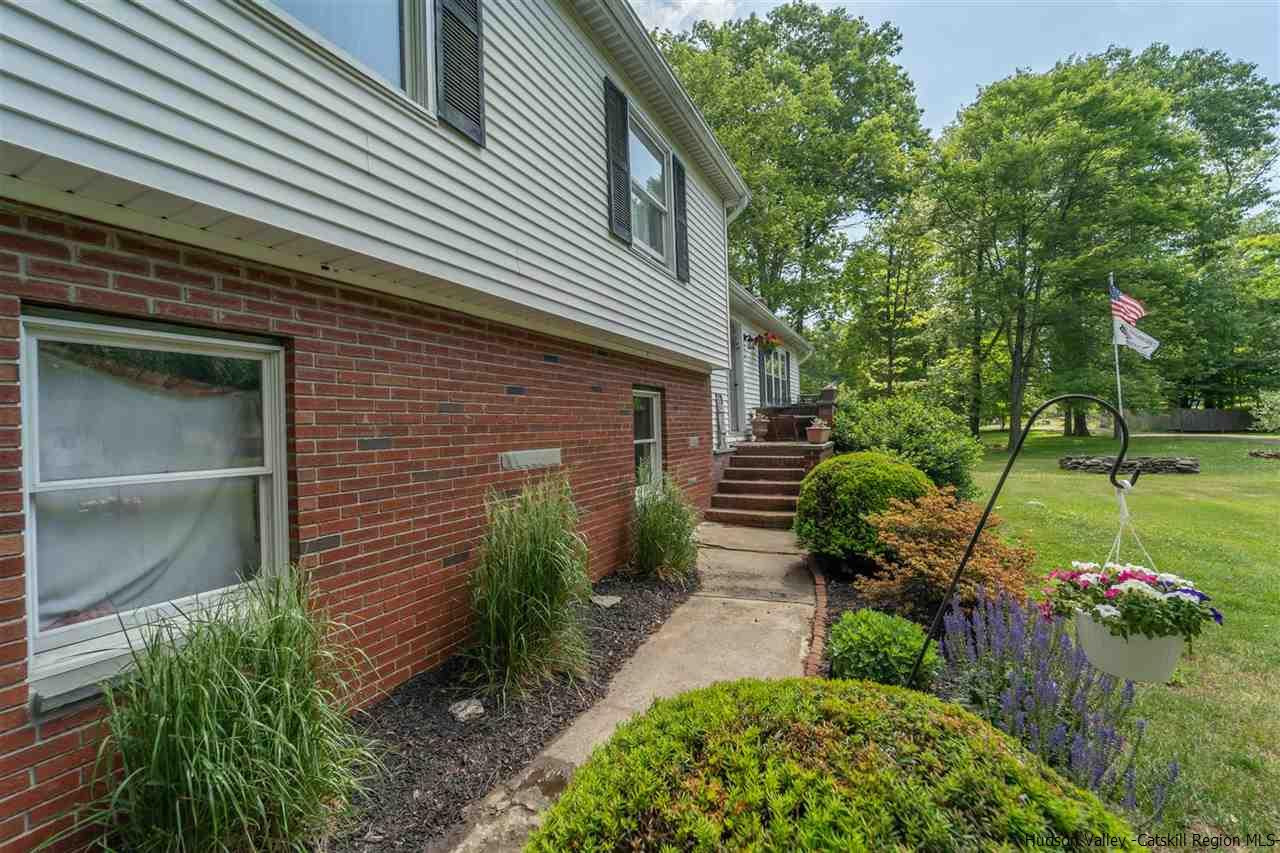 25 Riozzi Court Saugerties, NY 12477 - Photo 2 of 35 Photo 2