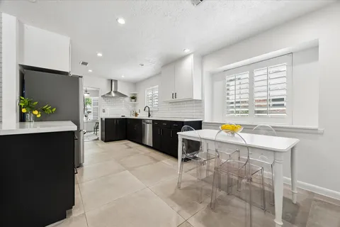 $669,000 | 10618 Bordley Drive, Houston, TX 77042