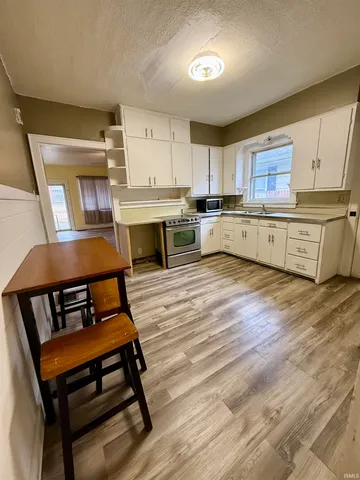 $79,900 | 2004 South High Street, Muncie, IN 47302