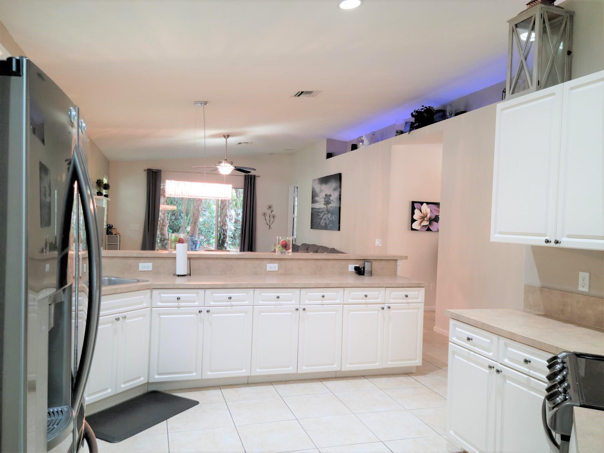 6695 Eagle Ridge Drive Greenacres, FL 33413 - Photo 9 of 23 kitchen3