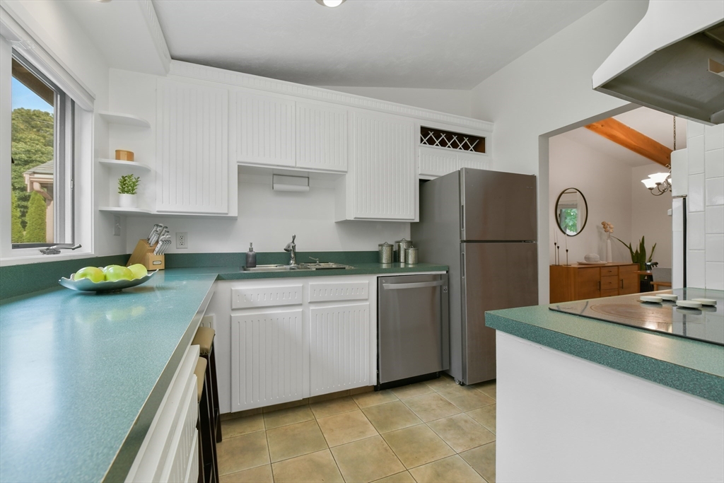 134 Summit Road Abington, MA 02351 - Photo 8 of 30