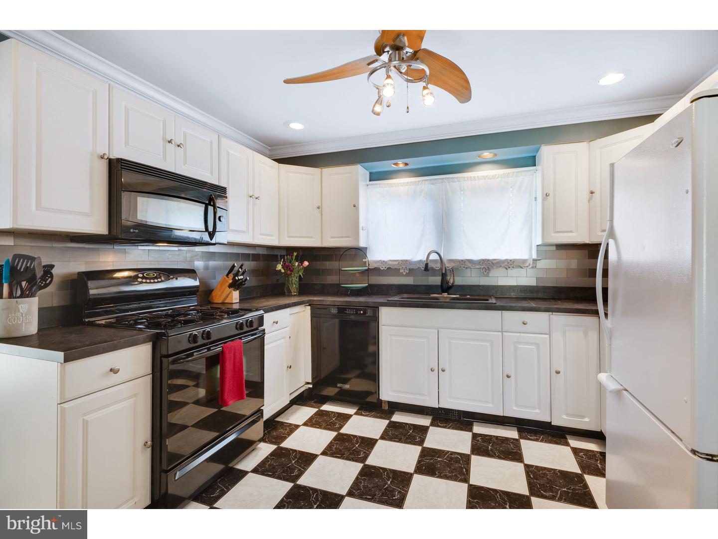 50 East Mill Road Maple Shade, NJ 08052 - Photo 2 of 20 Kitchen