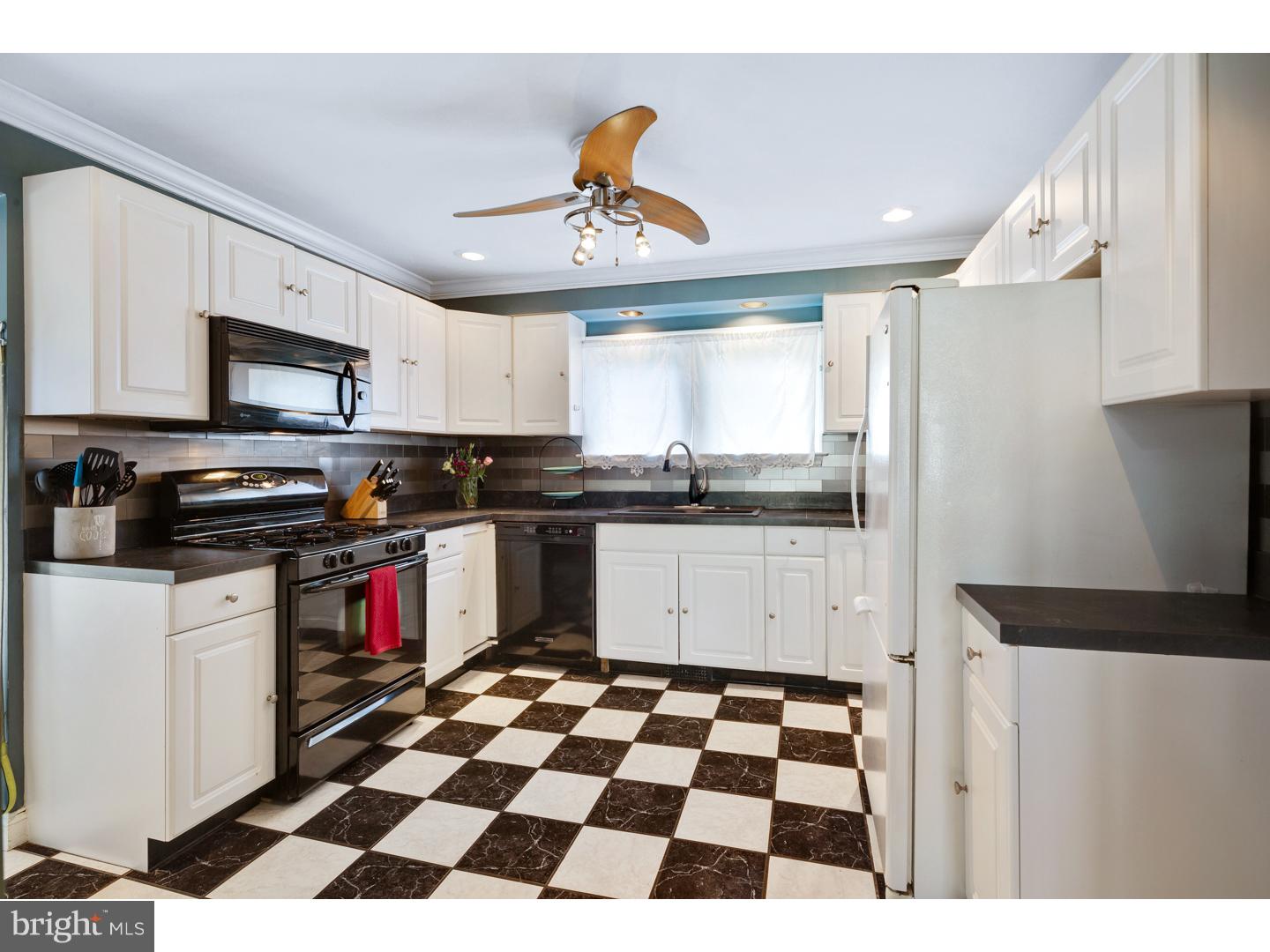 50 East Mill Road Maple Shade, NJ 08052 - Photo 11 of 20 Kitchen