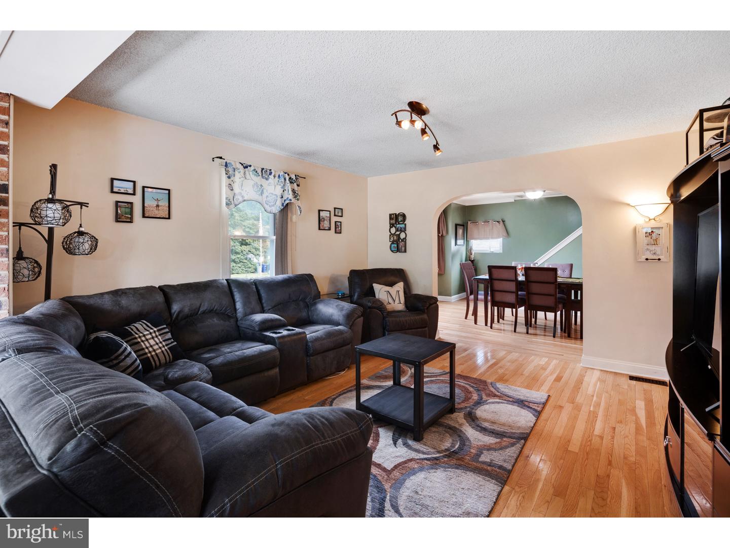 50 East Mill Road Maple Shade, NJ 08052 - Photo 13 of 20 Living Room