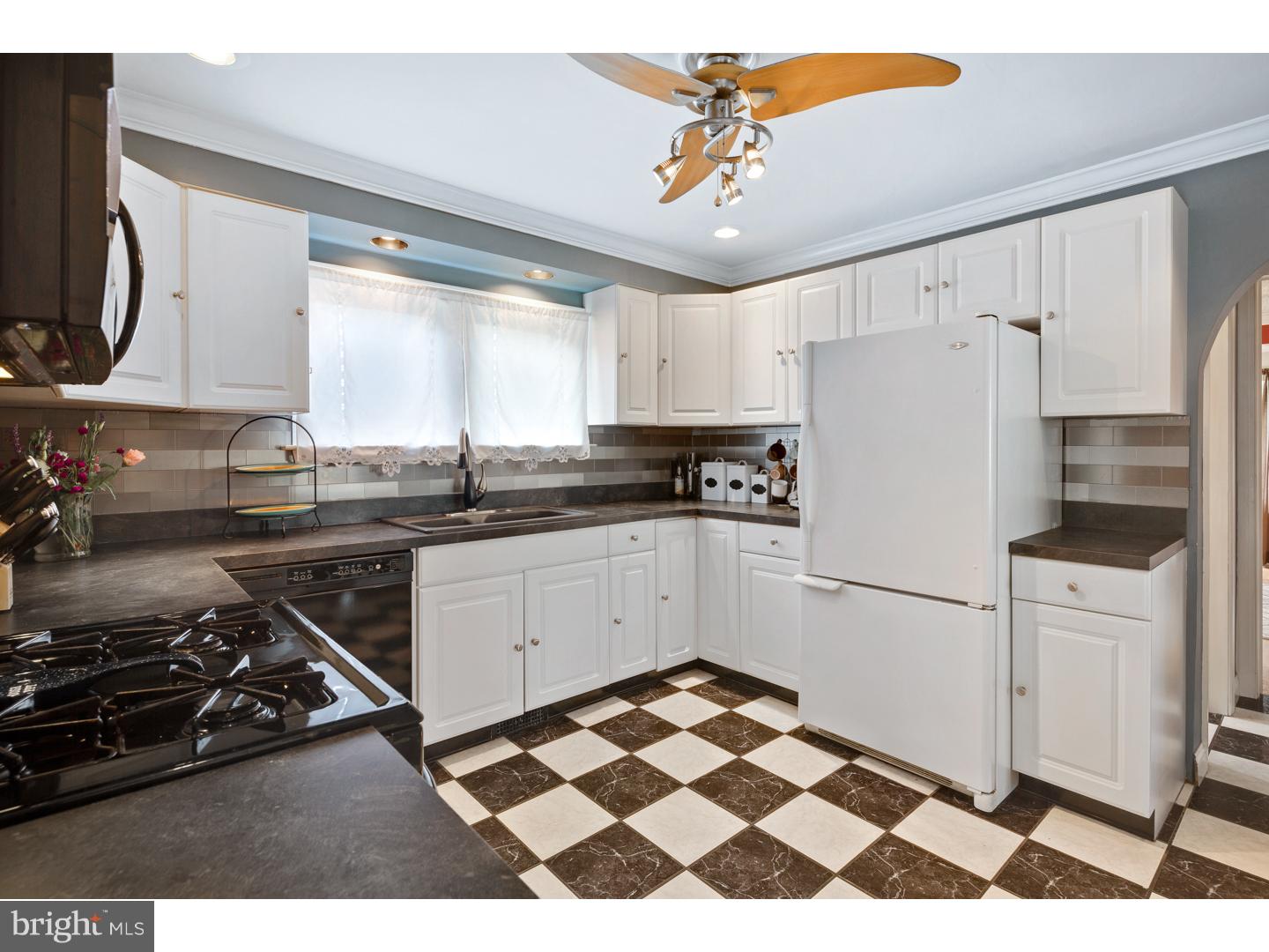 50 East Mill Road Maple Shade, NJ 08052 - Photo 10 of 20 Kitchen