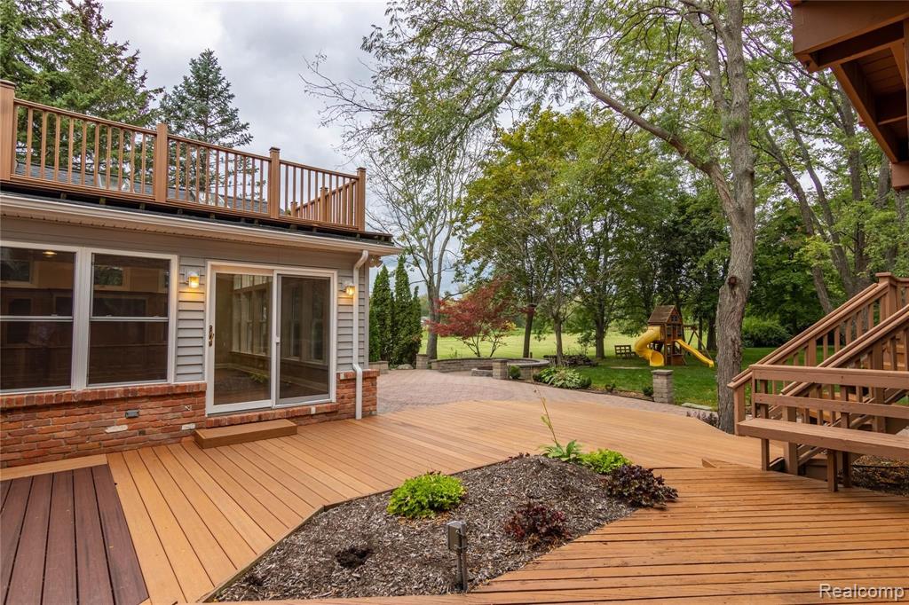 33414 Old Timber Road Farmington, MI 48331 - Photo 32 of 36