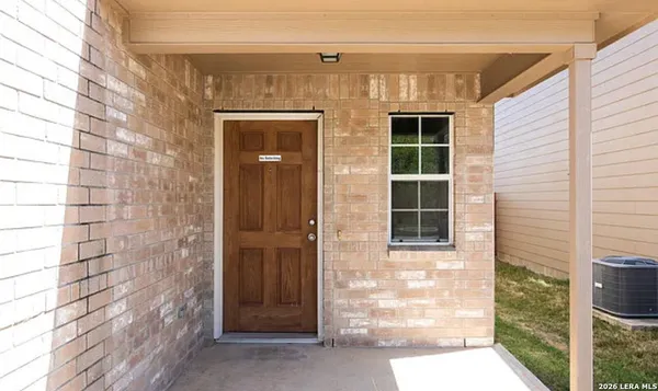 $1,750 | 3710 Coyote Creek, Schertz, TX 78154