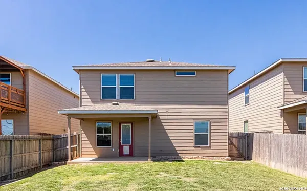 $1,750 | 3710 Coyote Creek, Schertz, TX 78154