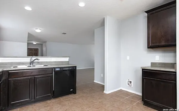 $1,750 | 3710 Coyote Creek, Schertz, TX 78154