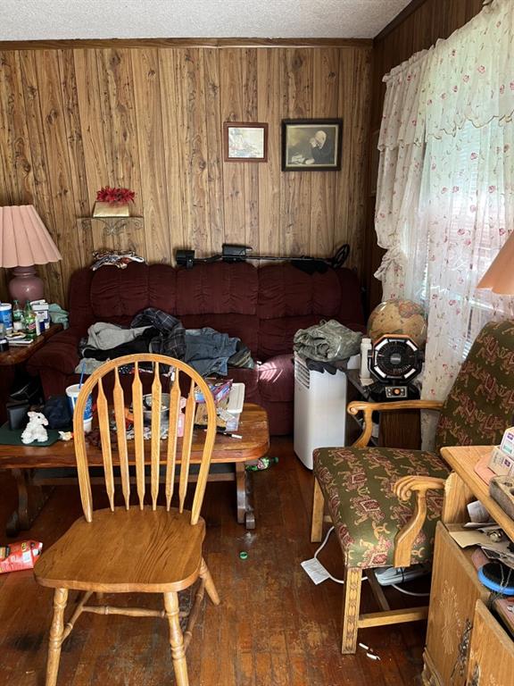 25 Wynnie Road Rome, GA 30165 - Photo 7 of 10 a view of a chairs and table in a room