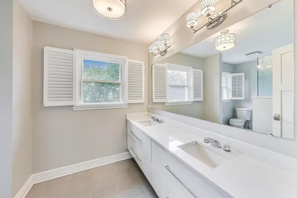 $4,700 | 511 South Dwyer Avenue, Arlington Heights, IL 60005