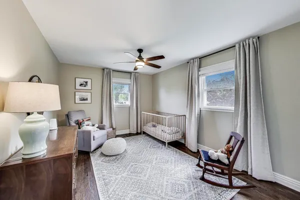 $4,700 | 511 South Dwyer Avenue, Arlington Heights, IL 60005