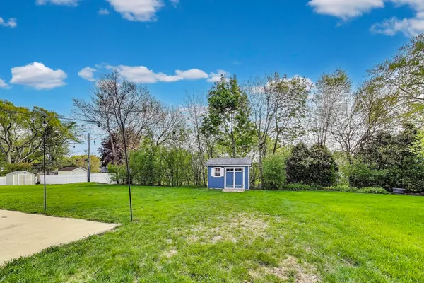 $4,700 | 511 South Dwyer Avenue, Arlington Heights, IL 60005