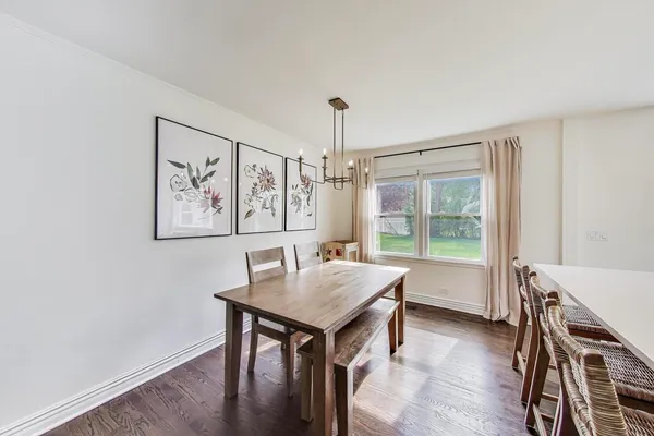 $4,700 | 511 South Dwyer Avenue, Arlington Heights, IL 60005