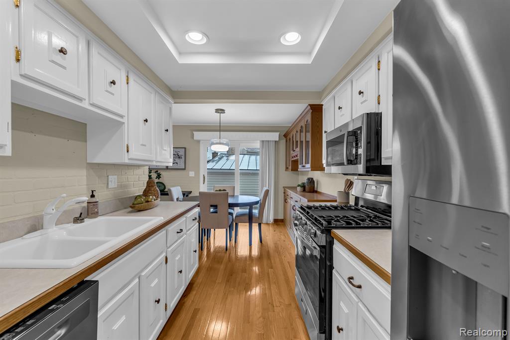 745 Oak Brook Ridge Drive Rochester Hills, MI 48307 - Photo 6 of 34