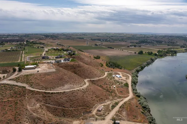 $499,900 | Riverpoint Lane, Wilder, ID 83676