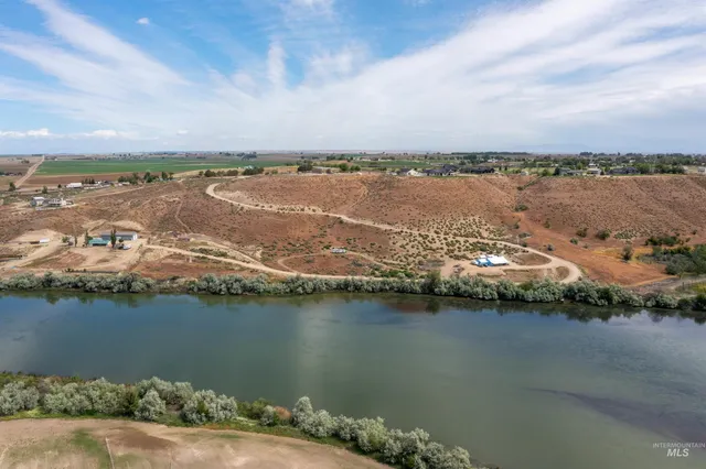 $499,900 | Riverpoint Lane, Wilder, ID 83676