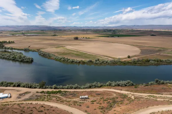 $499,900 | Riverpoint Lane, Wilder, ID 83676