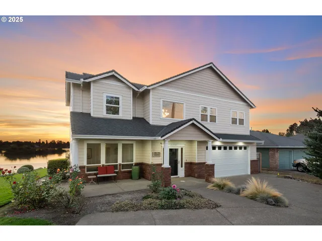 $899,900 | 21795 Northeast Lachenview Lane, Fairview, OR 97024