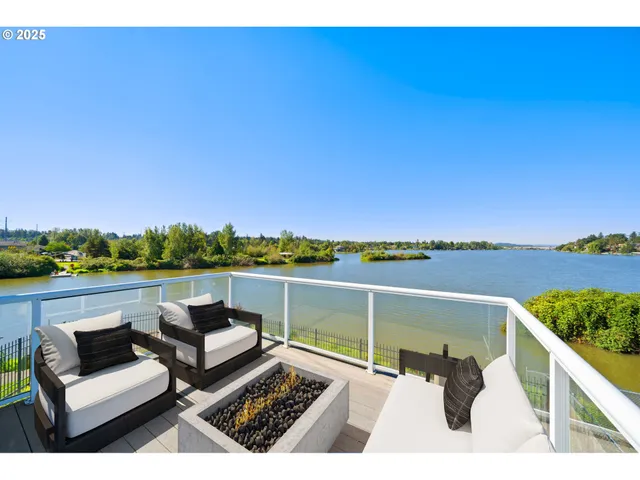 $899,900 | 21795 Northeast Lachenview Lane, Fairview, OR 97024