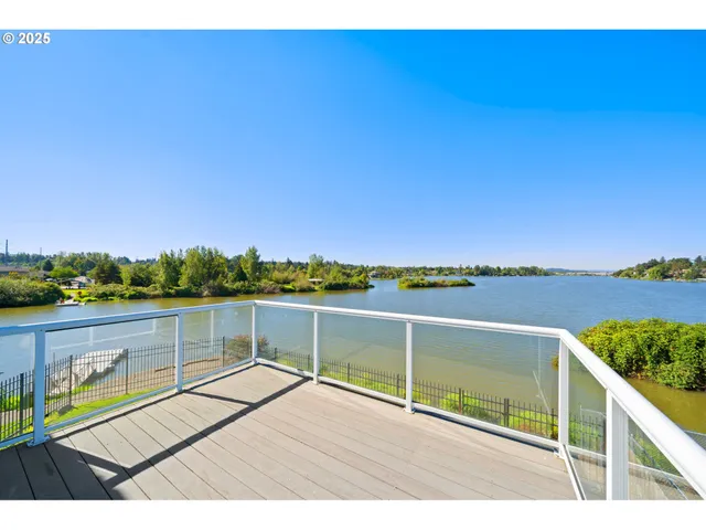 $899,900 | 21795 Northeast Lachenview Lane, Fairview, OR 97024