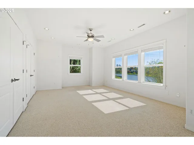 $899,900 | 21795 Northeast Lachenview Lane, Fairview, OR 97024