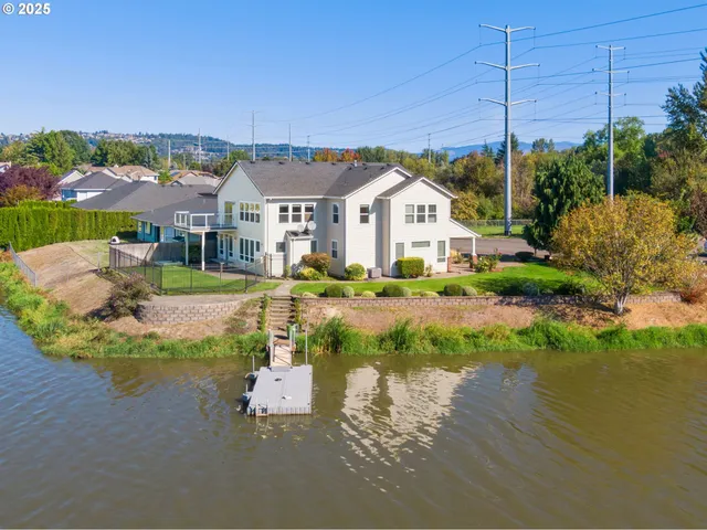 $899,900 | 21795 Northeast Lachenview Lane, Fairview, OR 97024