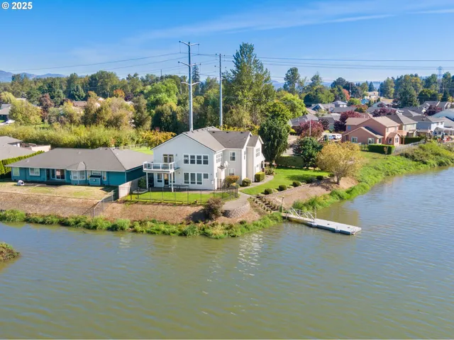 $899,900 | 21795 Northeast Lachenview Lane, Fairview, OR 97024