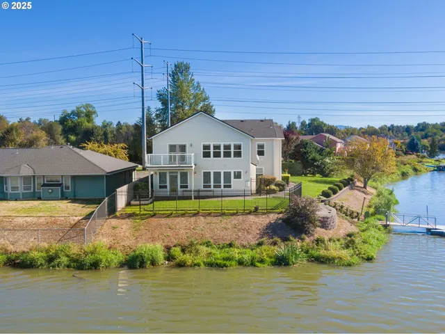 $899,900 | 21795 Northeast Lachenview Lane, Fairview, OR 97024