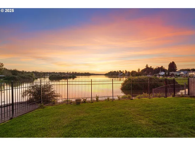 $899,900 | 21795 Northeast Lachenview Lane, Fairview, OR 97024