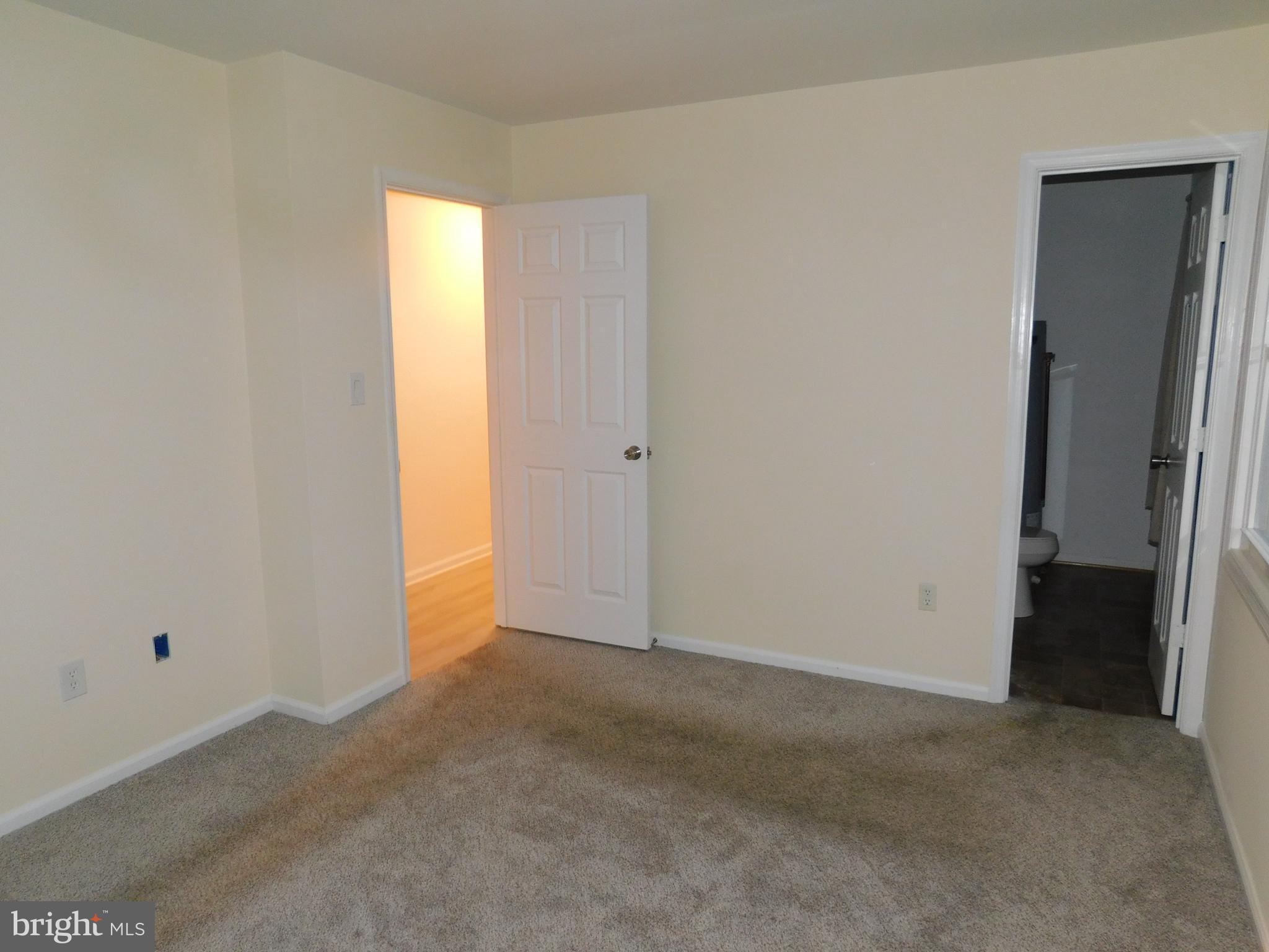 15 Federalist Way Montross, VA 22520 - Photo 17 of 20 Main Bedroom with Half Bath