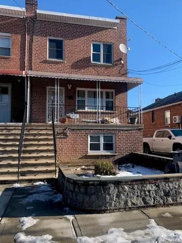 $779,000 | 1052 Brinsmade Avenue | Throgs Neck