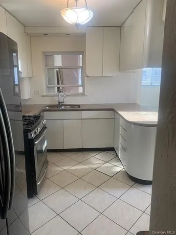 $779,000 | 1052 Brinsmade Avenue | Throgs Neck