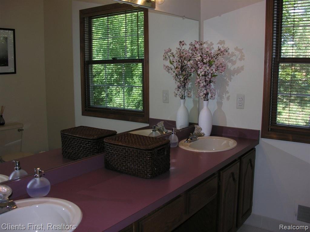 44974 Danbury Road Canton, MI 48188 - Photo 42 of 43 FULL BATH