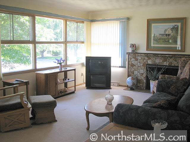 783 Mayhill Road North Maplewood, MN 55119 - Photo 3 of 10 Gallery Image 3