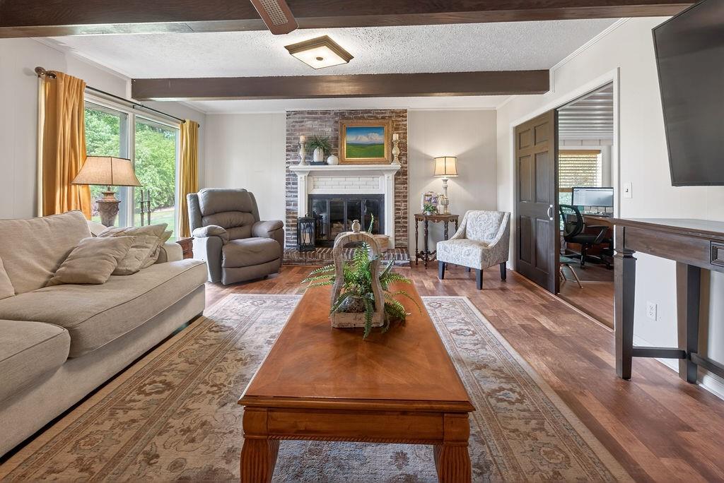 134 Thelma Road Southwest Calhoun, GA 30701 - Photo 4 of 44