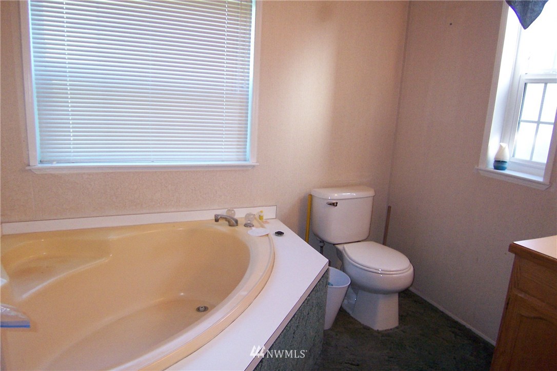 3977 Arvick Road Southeast Port Orchard, WA 98366 - Photo 15 of 21 Gallery Image 15