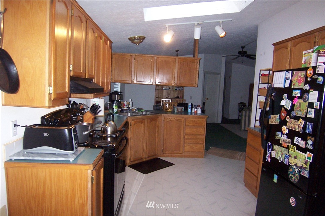 3977 Arvick Road Southeast Port Orchard, WA 98366 - Photo 4 of 21 Gallery Image 4