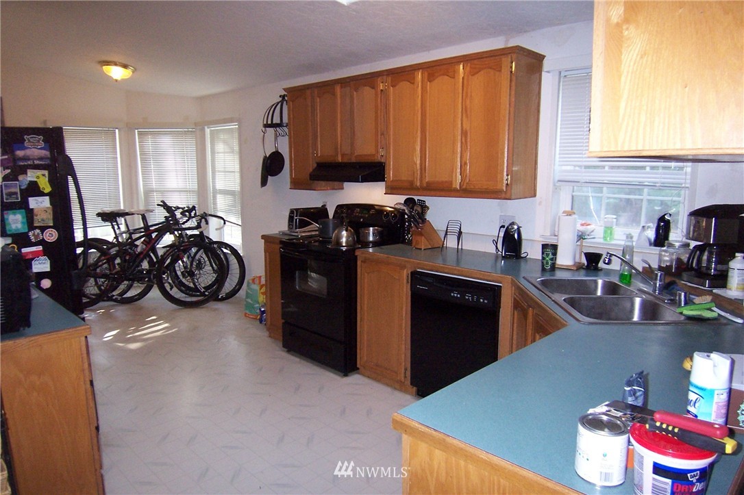 3977 Arvick Road Southeast Port Orchard, WA 98366 - Photo 5 of 21 Gallery Image 5