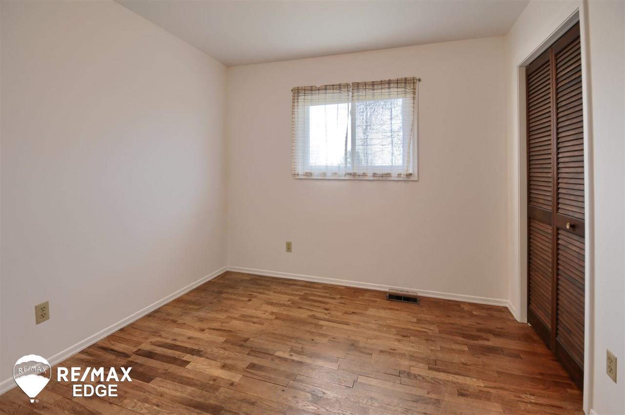 6484 Elms Road Swartz Creek, MI 48473 - Photo 14 of 29 31376093-13.JPG
