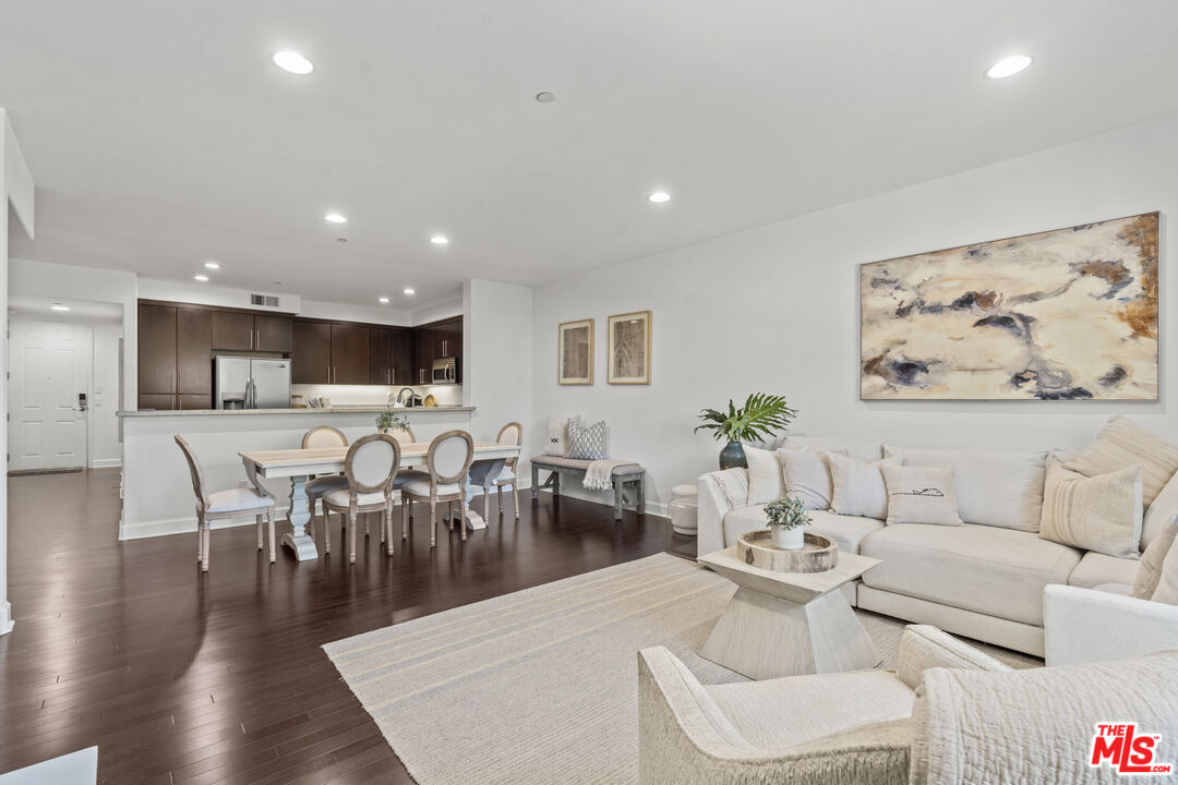 10878 Bloomfield Street, Unit 210 Toluca Lake, CA 91602 - Photo 1 of 52