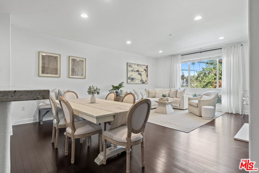 10878 Bloomfield Street, Unit 210 Toluca Lake, CA 91602 - Photo 18 of 52