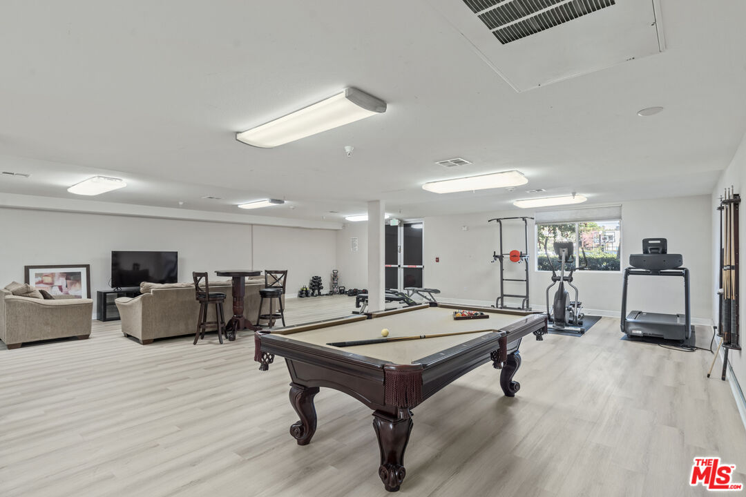 10878 Bloomfield Street, Unit 210 Toluca Lake, CA 91602 - Photo 42 of 52