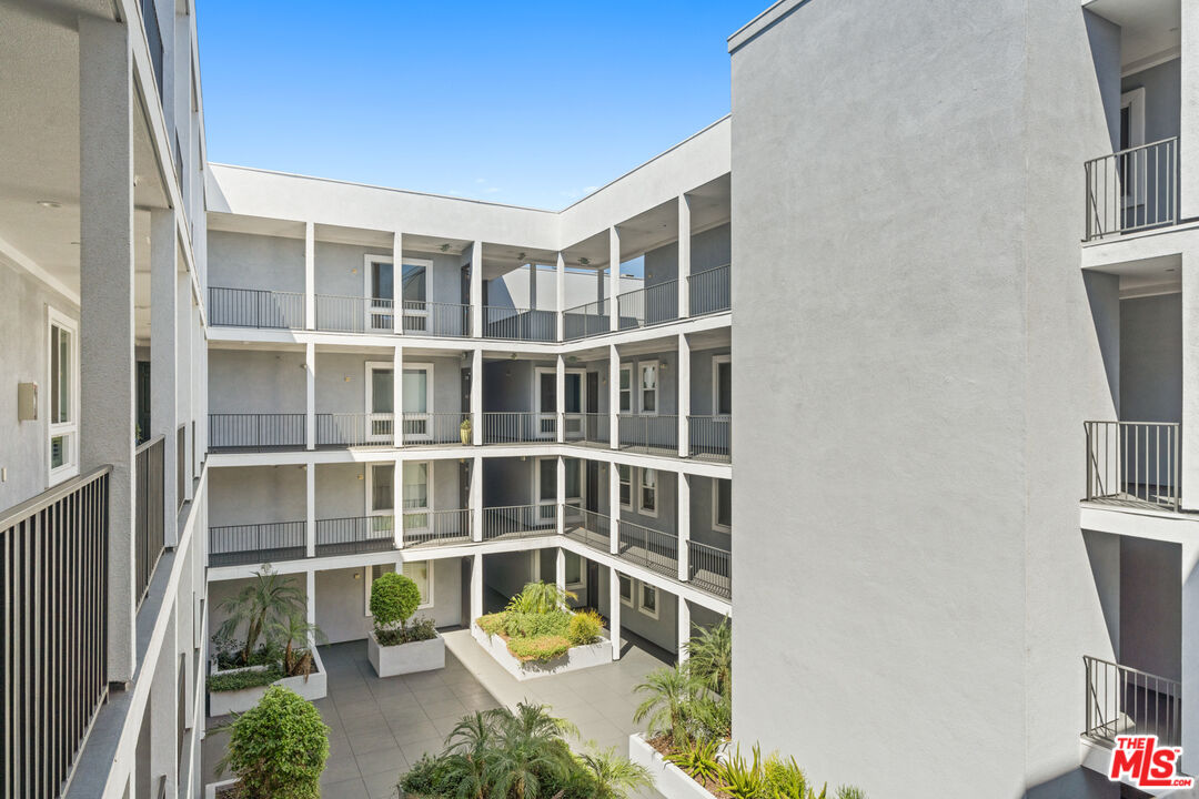 10878 Bloomfield Street, Unit 210 Toluca Lake, CA 91602 - Photo 52 of 52