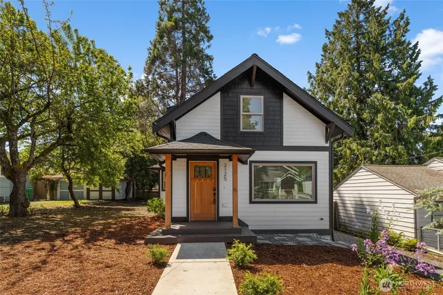 $996,999 | 2125 North 90th Street, Seattle, WA 98103